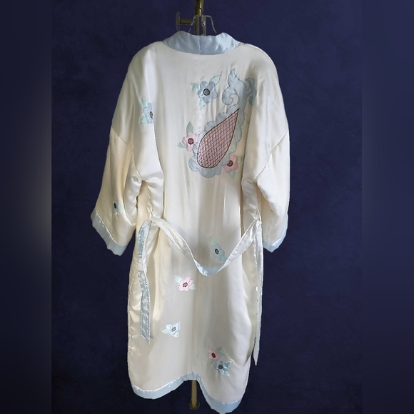 Neiman Marcus Other - Beautiful Vintage Puff Robe